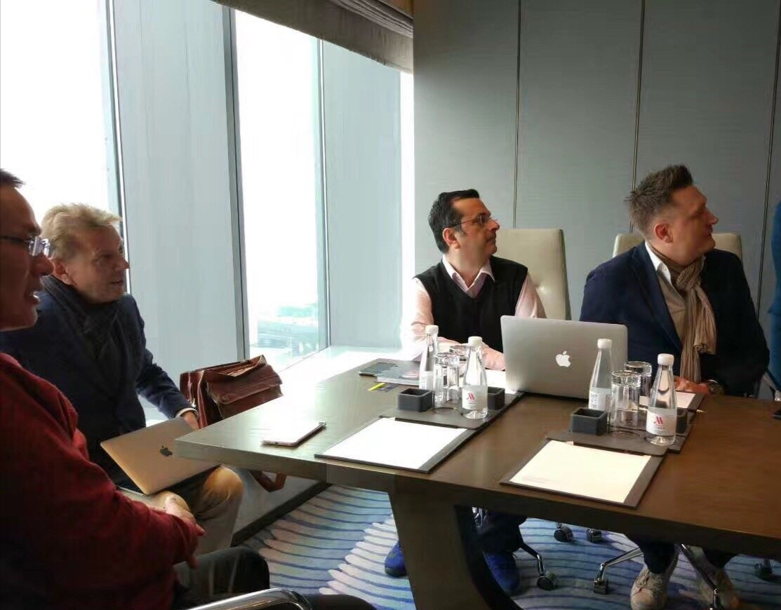 商務(wù)陪同翻譯應(yīng)該注意哪些問(wèn)題