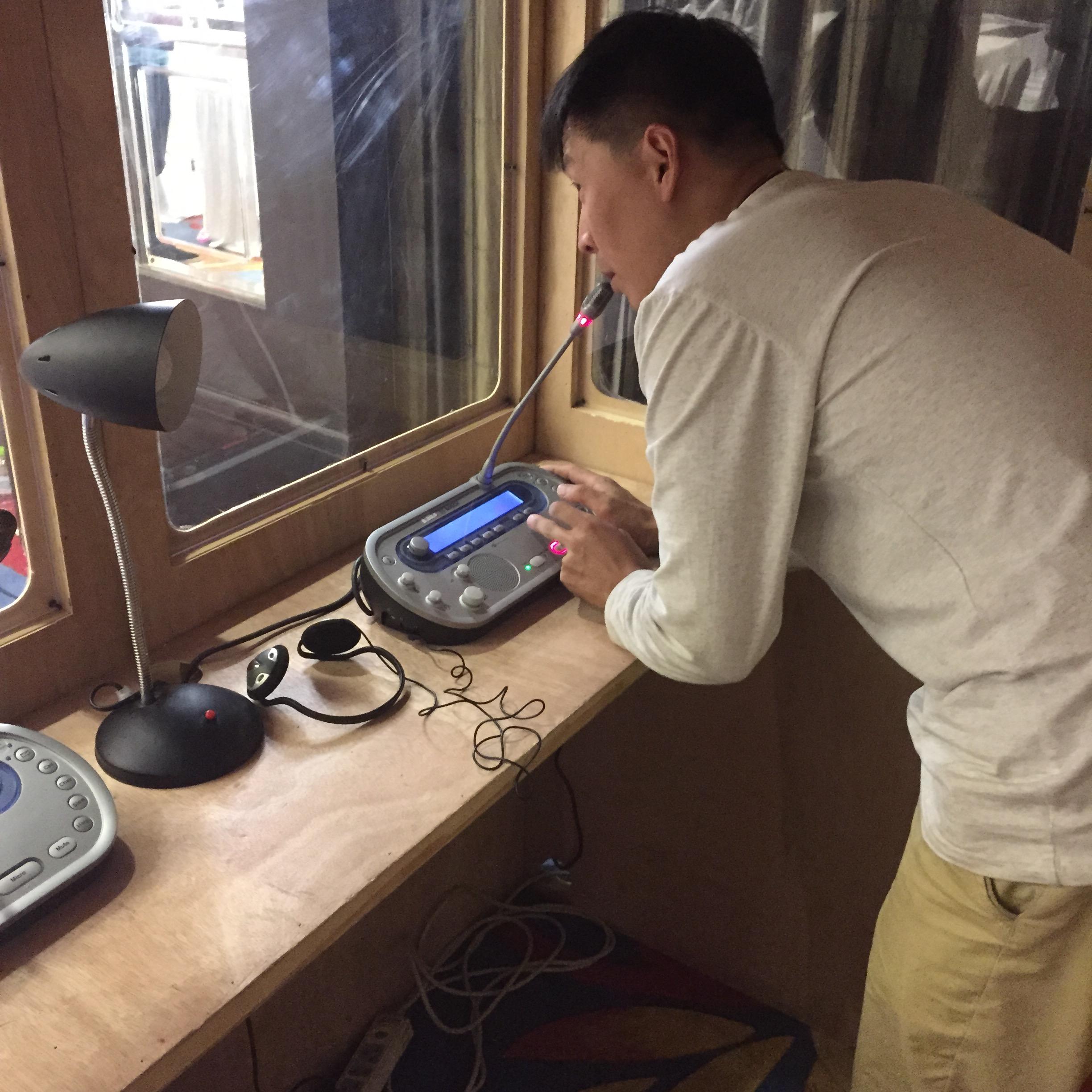 專業的英語同聲傳譯收費是多少？按什么收費_尚語翻譯