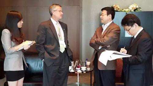 商務陪同翻譯每天費用多少？不足一天如何算費用？